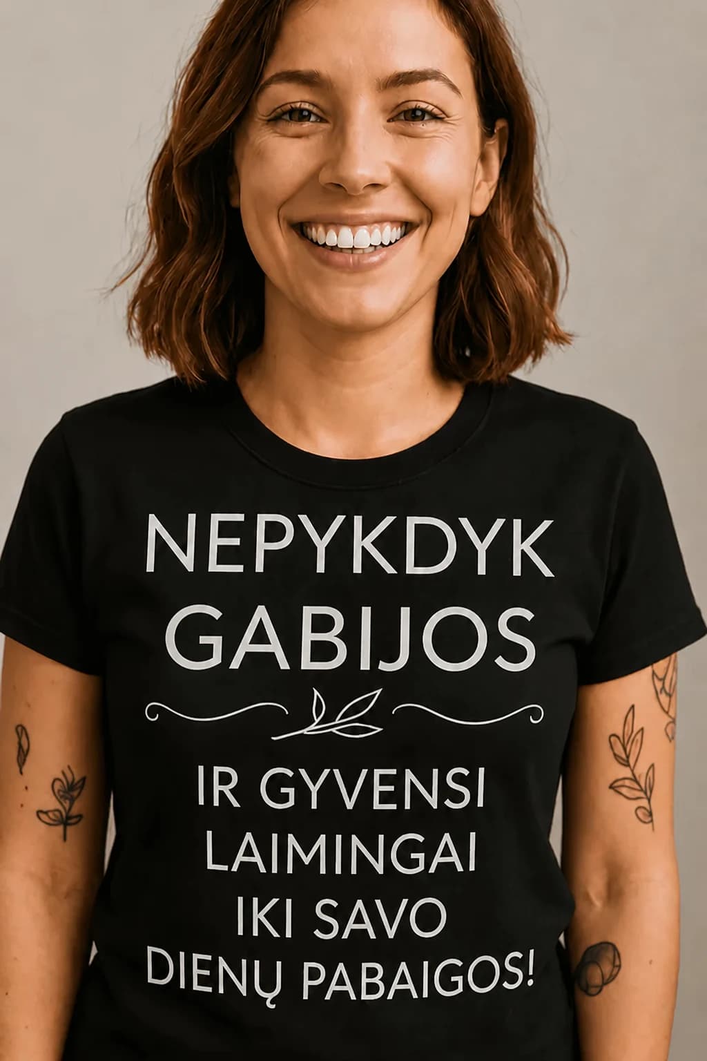 Juokingi marškinėliai „Nepykdyk manęs“ su vardu