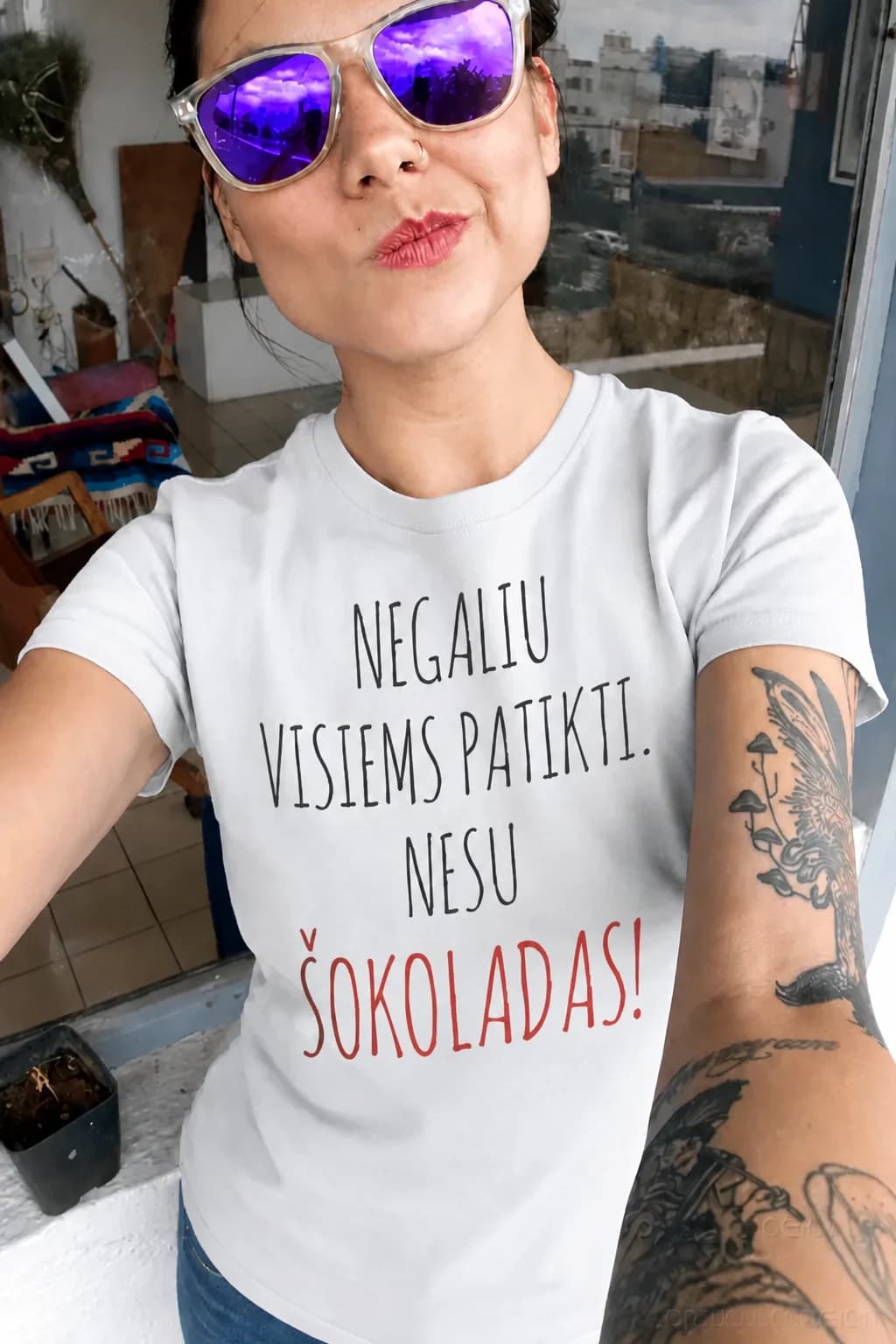 Juokingi marškinėliai „Negaliu visiems patikti. Nesu šokoladas!“
