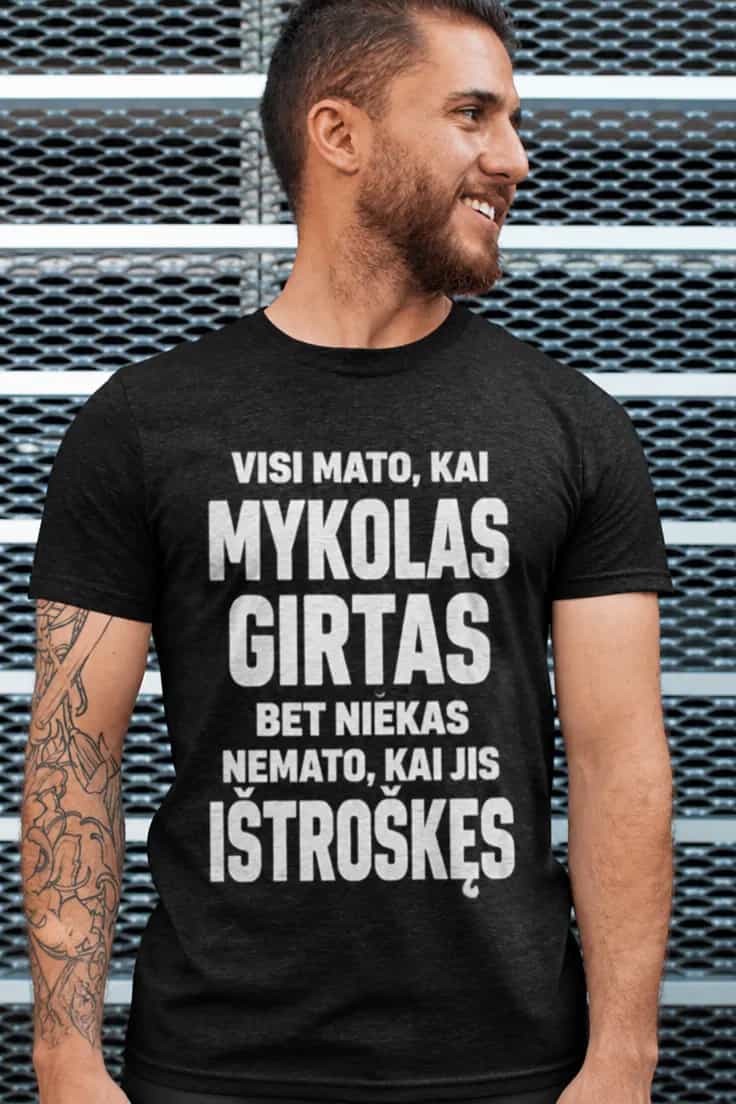 Juokingi marškinėliai apie troškulį su vardu