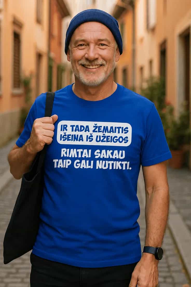 Marškinėliai Žemaitis išeina iš užeigos juodas dizainas