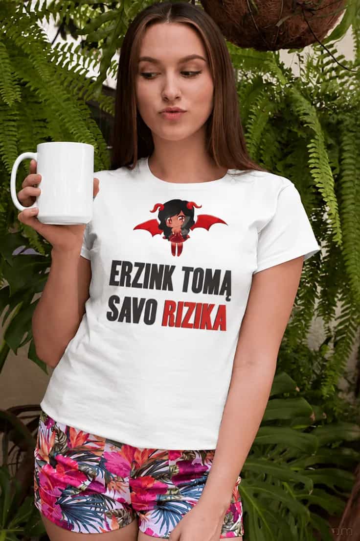 Juokingi marškinėliai Erzinimas savo rizika su vardu