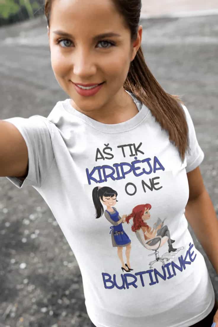 Juokingi marškinėliai Kirpėja burtininkė – AŠ TIK