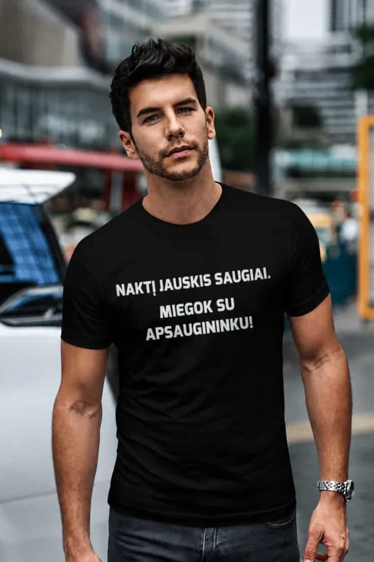 Juokingi marškinėliai Miegok su apsaugininku