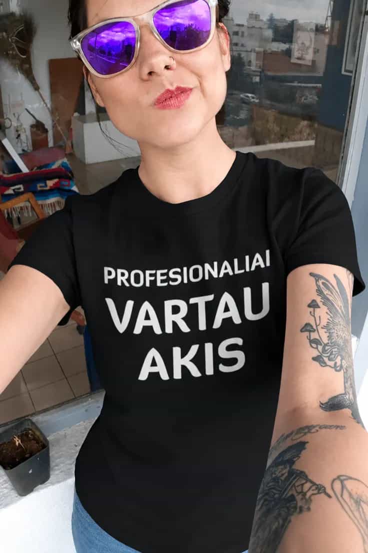 Juokingi marškinėliai Profesionaliai varto akis