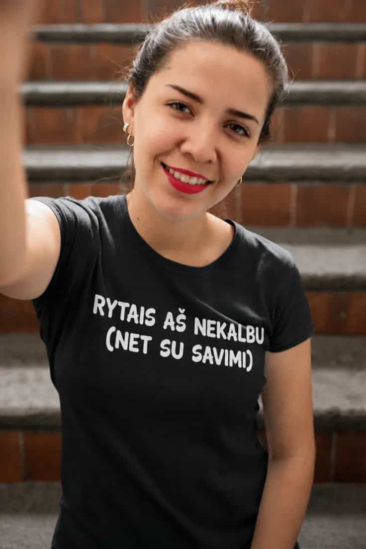 Juokingi marškinėliai Rytais nekalbu – RYTAIS AŠ