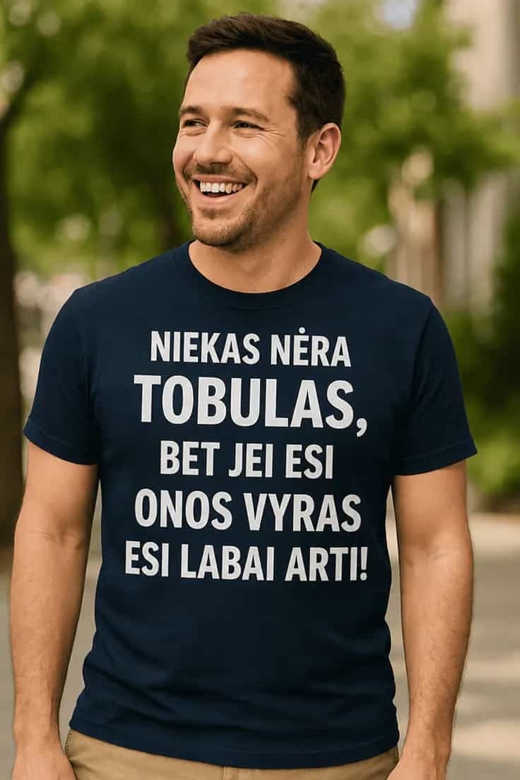 Juokingi marškinėliai Tobulas vyras su vardu